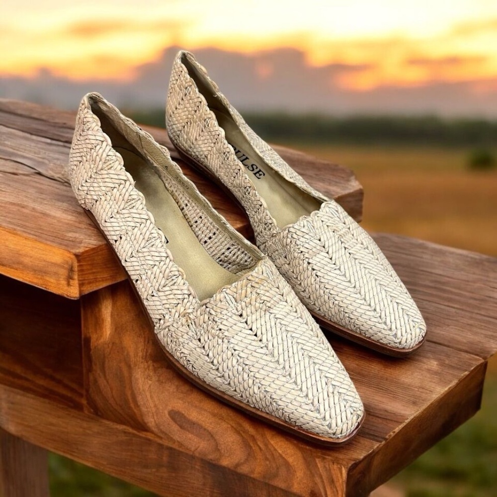 Impulse,Woman,Dress Shoes,Beige,Size 8.5,tissue,low square heel,Made in Spain.!